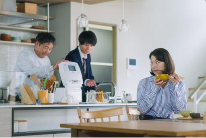 父・小林薫“達男”が深堀家にきた理由が明らかに…「コタツがない家」第2話 画像