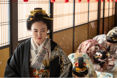 “治済”仲間由紀恵に「100億満点の怪演」と絶賛の声…「大奥」14話 画像