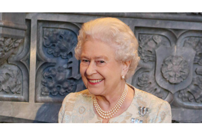 英エリザベス女王、「史上最も記憶に残るボンドガール」としてBAFTA名誉賞が贈られる 画像