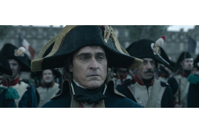 リドリー・スコット監督「撮影中に進化していく」ホアキン・フェニックスを絶賛『ナポレオン』特別映像 画像