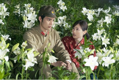 水上恒司“彰”「できるなら…」本心垣間見える『あの花が咲く丘で、君とまた出会えたら。』キャラCM 画像