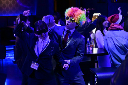 菊池風磨“饗庭”、山田杏奈“華子”とクラブに潜入調査…「ゼイチョー」第8話 画像