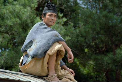 毎熊克哉“謎めいた男”の姿が公開　吉高由里子主演大河ドラマ「光る君へ」 画像