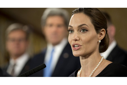 アンジェリーナ・ジョリー、G8会合で紛争地帯の性暴力防止を訴える 画像