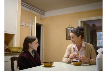 少女と親戚夫婦、ひと夏限りの愛おしい時間切り取る『コット、はじまりの夏』新予告＆新場面写真 画像