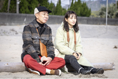 奈緒“瞳”が父・木梨憲武“雅彦”の主治医を訪ねる…「春になったら」第2話 画像