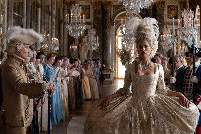 シャネル制作のドレスが多数登場！『ジャンヌ・デュ・バリー』の豪華絢爛な衣装に注目 画像