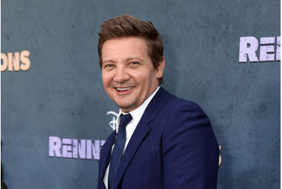 重傷を負った事故から1年、ジェレミー・レナーがホークアイ復帰に「いつだって乗り気です」 画像