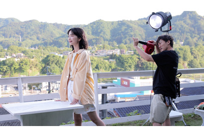 見上愛“りの”、恋に落ちるシーンの舞台裏『不死身ラヴァーズ』メイキング映像 画像