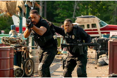 マイク＆マーカスお馴染みの掛け合い切り取る『バッドボーイズ RIDE OR DIE』場面写真 画像