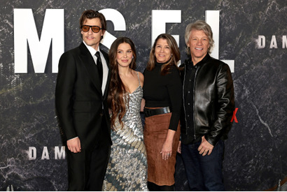 ミリー・ボビー・ブラウンがジェイク・ボンジョヴィと結婚 “義父”ジョン・ボン・ジョヴィ認める 画像