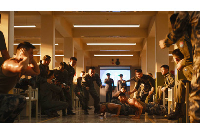 ワン・イーボーが手に汗握るスカイアクション魅せる『ボーン・トゥ・フライ』予告編＆場面写真 画像