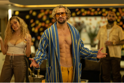 アーロン・テイラー＝ジョンソン、“スタントダブル”ライアン・ゴズリングを翻弄するスター俳優に『フォールガイ』 画像