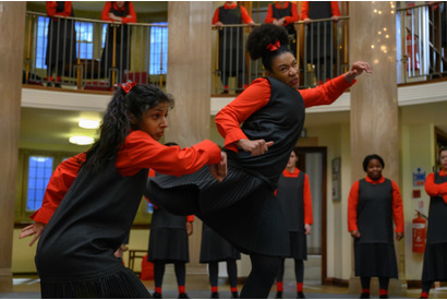 『マトリックス』『キル・ビル』から影響、アクション＆スタントの裏側が明らかに『ポライト・ソサエティ』 画像