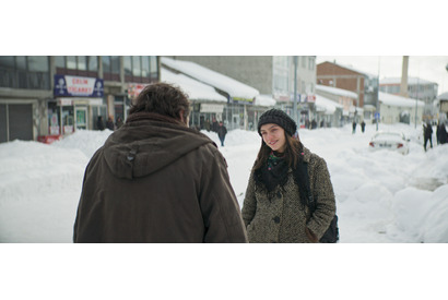 雄大な自然の中で繰り広げられる人間ドラマ『二つの季節しかない村』予告編 画像