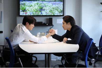 柳楽優弥＆中川大志、バディのような2人について語る『夏目アラタの結婚』最新映像 画像