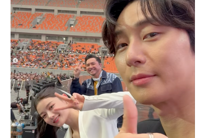 パク・ソジュンの後ろから出てきたのは…女優キム・ユジョンとの「レアな2SHOT」に反響　【PHOTO】 画像