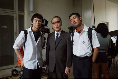 そびえたつ車の舞台裏公開 空音央監督作『HAPPYEND』メイキング映像 画像