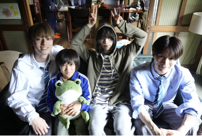 作間龍斗＆那須雄登＆織山尚大＆内田煌音『うちの弟どもがすみません』“4兄弟”写真 画像