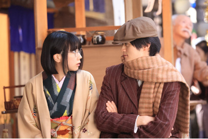 鈴鹿央士“左右馬”、鹿乃子への言葉に視聴者「マジの先生の心の声」「ちょっと照れくさそう」…「嘘解きレトリック」8話 画像