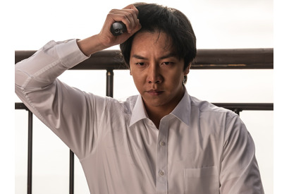 パパになったイ・スンギ、“剃髪現場”を公開！演技人生初の坊主頭でも「一切悩まなかった」ワケは？ 画像