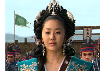 『善徳女王』で怪物妖女のミシルを演じたコ・ヒョンジョンの存在感にビクビクする 画像