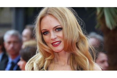 ヘザー・グラハム、『ハングオーバー』プレミアで妖艶なドレス姿を披露 画像