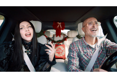 レディー・ガガ＆デュア・リパらクリスマスソング歌う「カープール・カラオケ：クリスマス」本編クリップ映像 画像