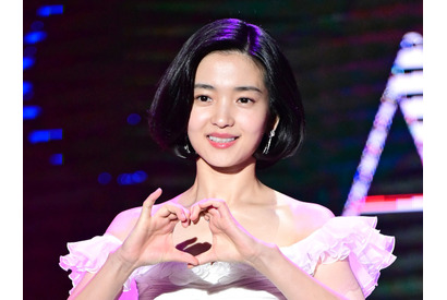 『ジョンニョン』女優キム・テリ、大賞を受賞！「忙しくて疲れた日常の幸せになれたら嬉しい」と感謝 画像