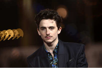 ティモシー・シャラメ、「サタデー・ナイト・ライブ」でボブ・ディランの曲を披露 画像