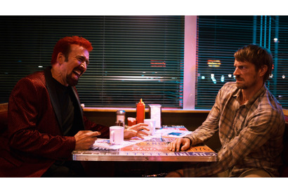 ジョエル・キナマン、ニコラス・ケイジとの初共演を語る『シンパシー・フォー・ザ・デビル』インタビュー映像 画像