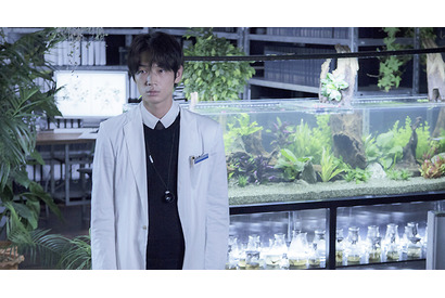 綾野剛が語る「真剣勝負」！　『シャニダールの花』に咲く男たちの感性に注目 画像