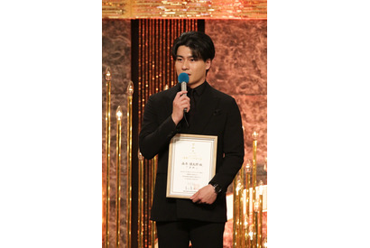 【第48回日本アカデミー賞】話題賞受賞の森本慎太郎「膝ががくがくして言葉が全部飛びました」 画像