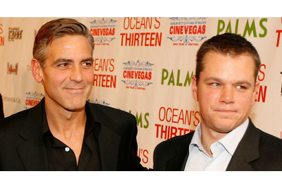 ジョージ・クルーニーとマット・デイモン、撮影現場近くの公営ジムで一緒に汗を流す 画像