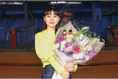 芳根京子「本当に楽しい4か月でした！」、涙のクランクアップ「まどか26歳、研修医やってます！」 画像