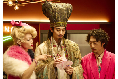 ディーン・フジオカ＆宮野真守の姿も！『パリピ孔明 THE MOVIE』場面写真一挙解禁 画像