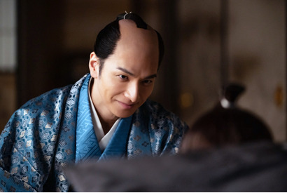 「本編との温度差」「笑顔が眩しい」…「べらぼう」生田斗真＆渡辺謙の2ショット公開に反響 画像