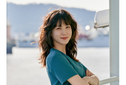 Disney+最高話題作『ハイパーナイフ』主演パク・ウンビン、現場を照らす“太陽のような笑顔”【PHOTO】 画像