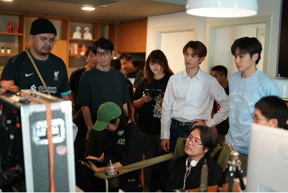 Snow Man向井康二、タイでクランクイン「DatingGame」Marchと息の合った演技 画像