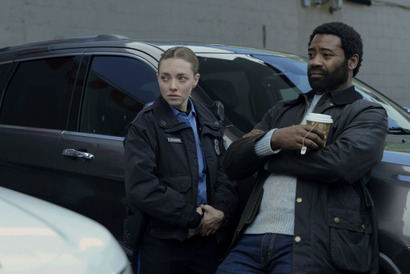 アマンダ・サイフリッド”警官”が失踪した妹を追う…「ロング・ブライト・リバー」予告編 画像