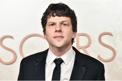 ジェシー・アイゼンバーグ、次の監督作はA24のミュージカルコメディ！ジュリアン・ムーアら出演 画像