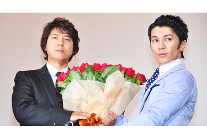上川隆也、武田真治からの意味深な（？）バラの花束＆告白に困惑！ 画像