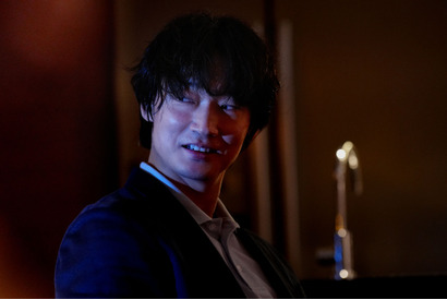 「二人とも狂ってる」監督も絶賛、綾野剛＆柴咲コウ“家庭訪問”シーン『でっちあげ ～殺人教師と呼ばれた男』 画像