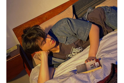 お家ではこんな感じ？“顔天才” チャウヌのアンニュイな雰囲気がたまらない！【PHOTO】 画像