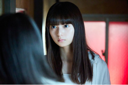 齋藤飛鳥「恋は闇」本格登場、志尊淳“浩暉”との関係は…？ 公式考察ヒント公開 画像