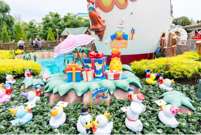 【ディズニー】ドナルドのバースデーをお祝いするデコレーションやグッズも登場！1日1回、期間限定のグリーティングドライブも 画像