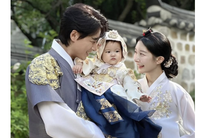 14歳年上の韓国人俳優と結婚した日本人女性、愛娘と家族写真を公開【PHOTO】 画像