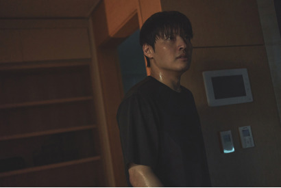 カン・ハヌル主演、マンションの騒音に悩まされるリアルミステリー『84m2』映像初公開 画像