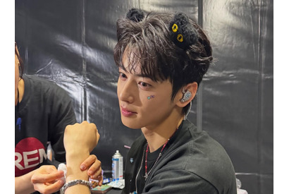 入隊控えたチャウヌ、入隊前最後の日本公演で放った“眩しいビジュアル”。さすが顔天才！【PHOTO】 画像