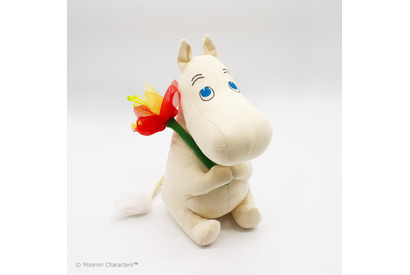 ムーミンのぬいぐるみや巾着も！「トーベとムーミン展」オリジナルグッズ＆コラボカフェ 画像